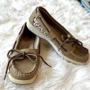 GH Bass Marina Womens Animal Print Leather Boat Shoe Loafer Flat Size 6